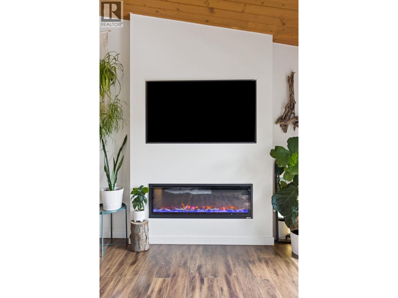 302 146 E 18th Street, North Vancouver, British Columbia  V7L 2X5 - Photo 13 - R3075698