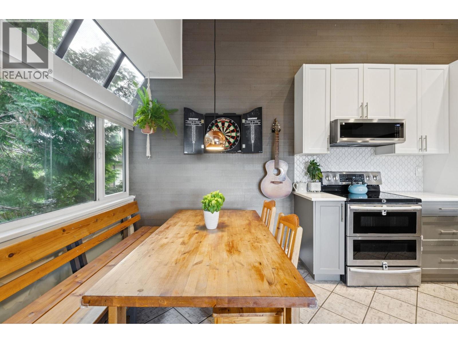 302 146 E 18th Street, North Vancouver, British Columbia  V7L 2X5 - Photo 7 - R3075698