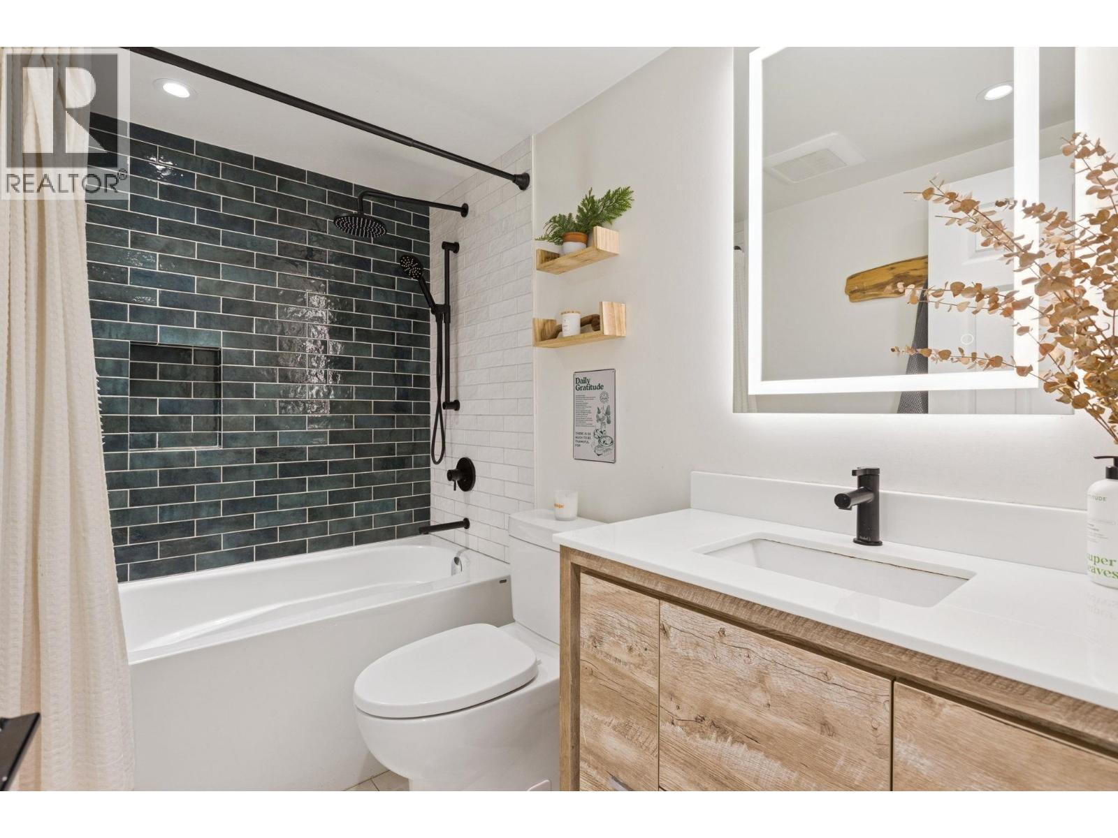 302 146 E 18th Street, North Vancouver, British Columbia  V7L 2X5 - Photo 16 - R3075698