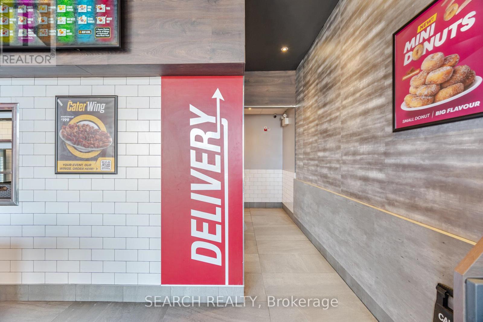 1900 Fowler Drive, Mississauga, Ontario  L5K 1T7 - Photo 11 - W12458699