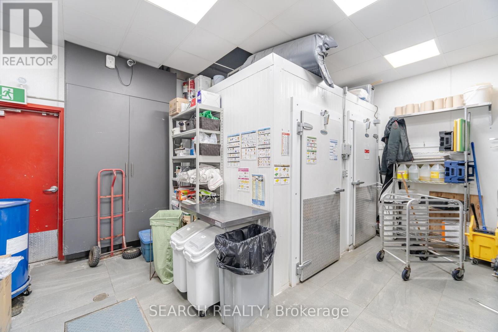 1900 Fowler Drive, Mississauga, Ontario  L5K 1T7 - Photo 13 - W12458699