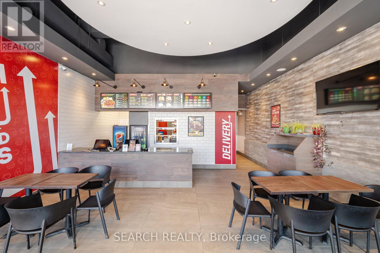 1900 Fowler Drive, Mississauga, Ontario  L5K 1T7 - Photo 4 - W12458699