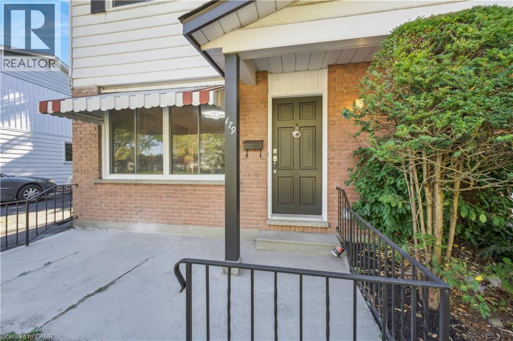 179 Traynor Avenue, Kitchener, Ontario  N2C 1W4 - Photo 2 - 40795841