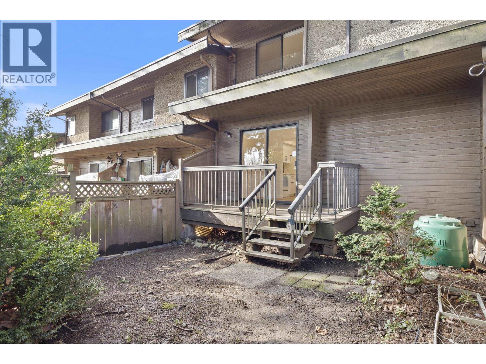 2620 Moorcroft Court, Burnaby, British Columbia  V5B 4R2 - Photo 2 - R3075751