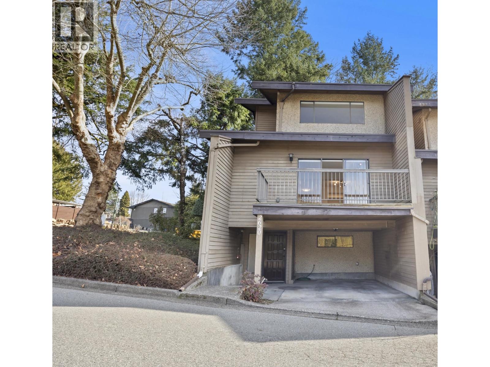2620 Moorcroft Court, Burnaby, British Columbia  V5B 4R2 - Photo 4 - R3075751