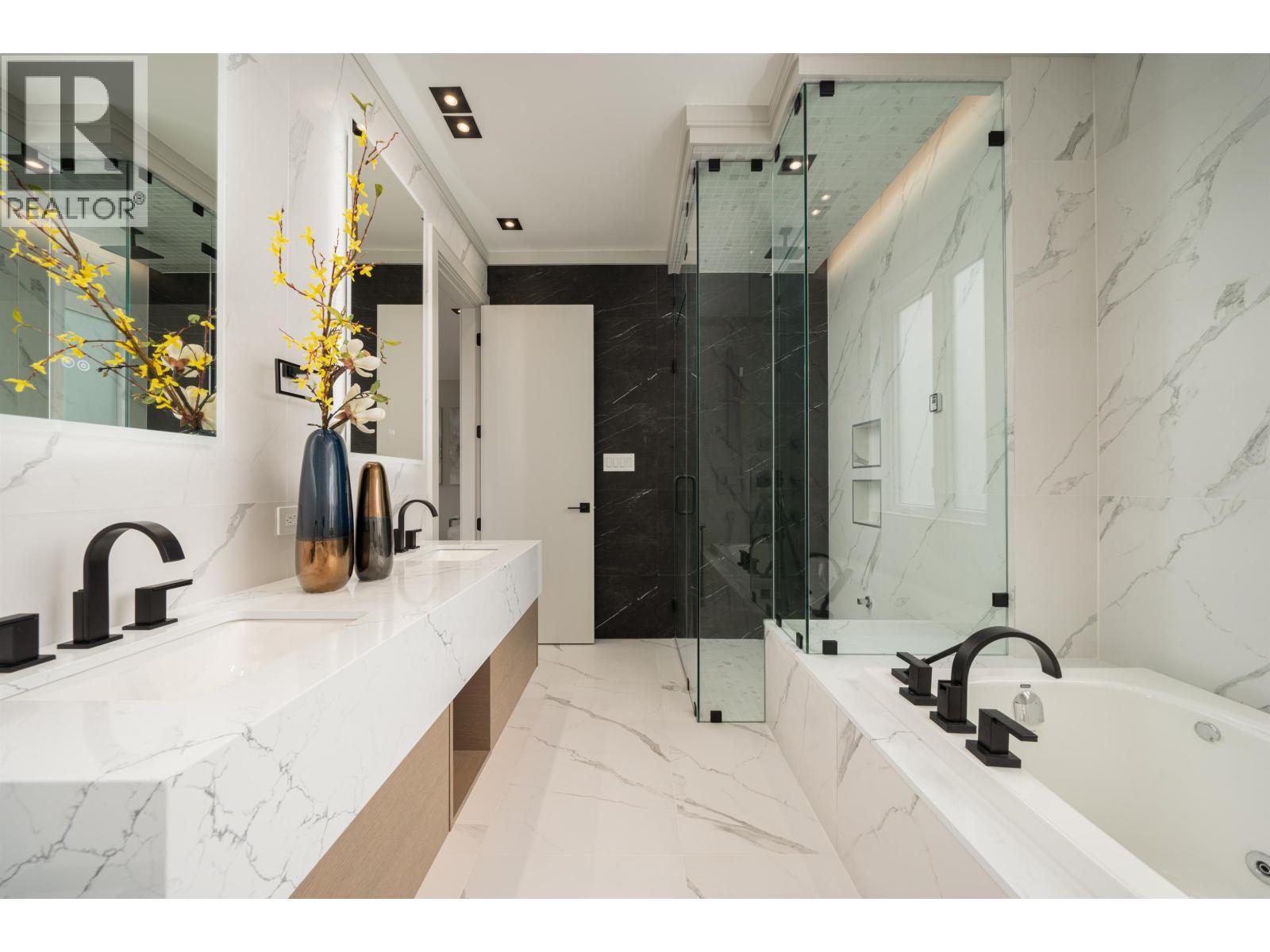 6571 Whiteoak Drive, Richmond, British Columbia  V7E 4Z7 - Photo 29 - R3075768