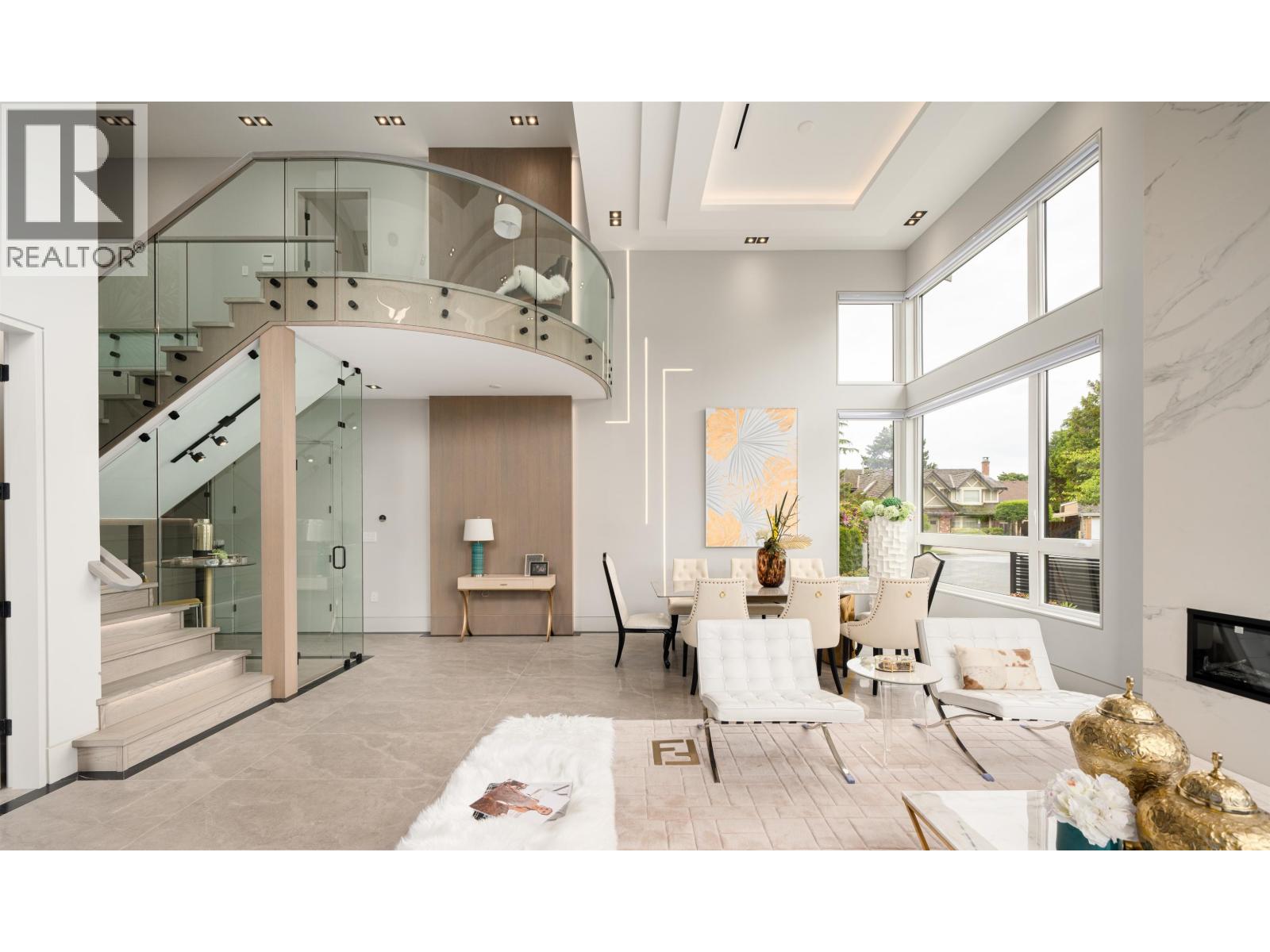 6571 Whiteoak Drive, Richmond, British Columbia  V7E 4Z7 - Photo 3 - R3075768