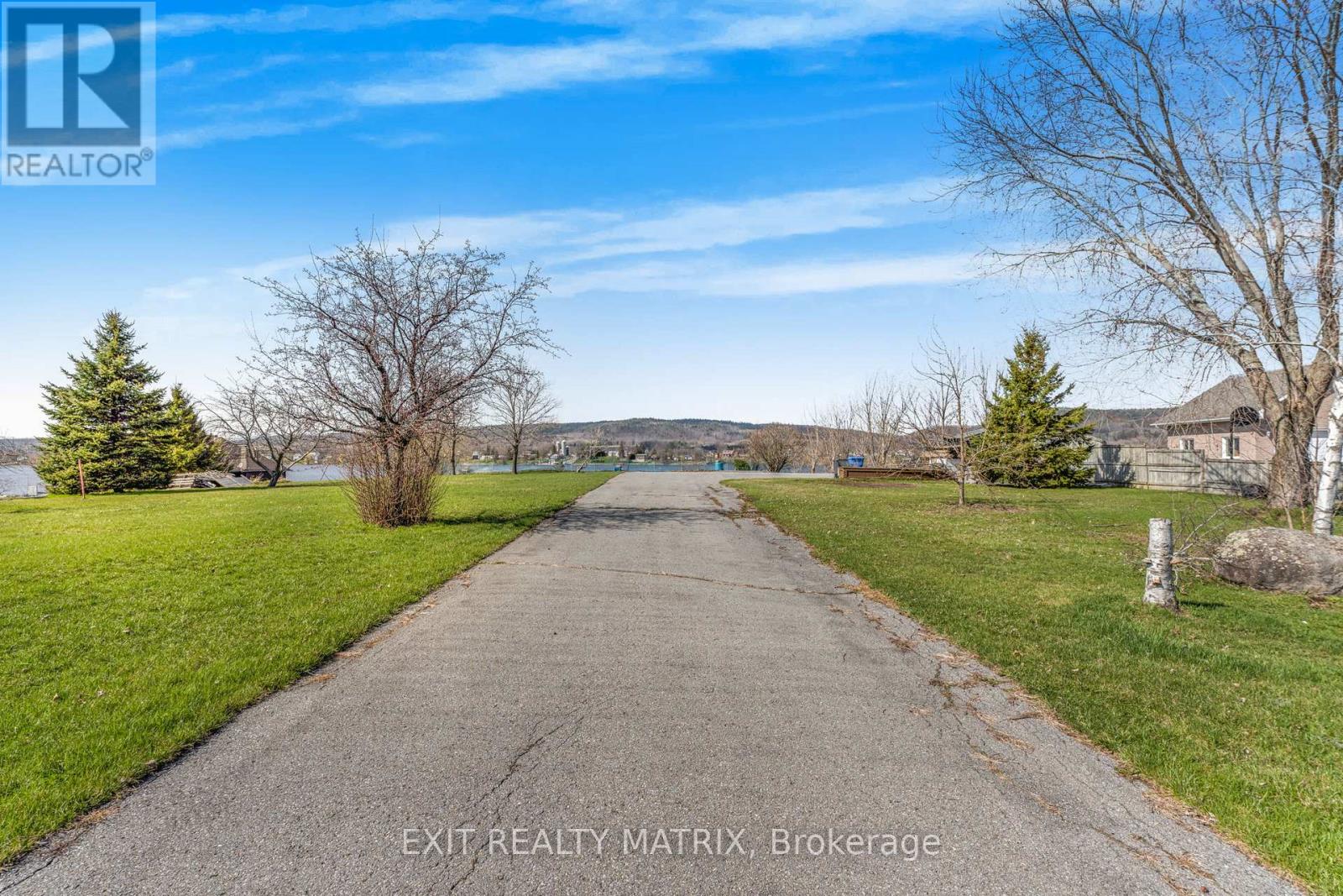 1755 Rue Lajoie Street, Alfred And Plantagenet, Ontario  K0B 1J0 - Photo 14 - X12561844