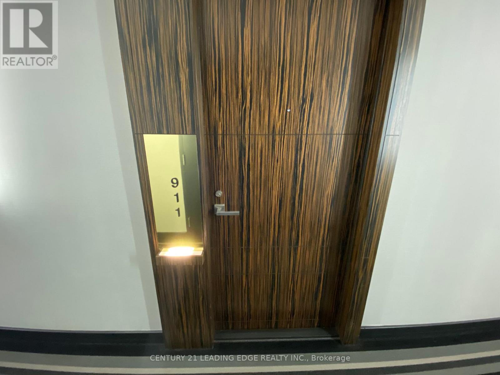 911 - 3018 Yonge Street, Toronto, Ontario  M4N 0A5 - Photo 3 - C12662624