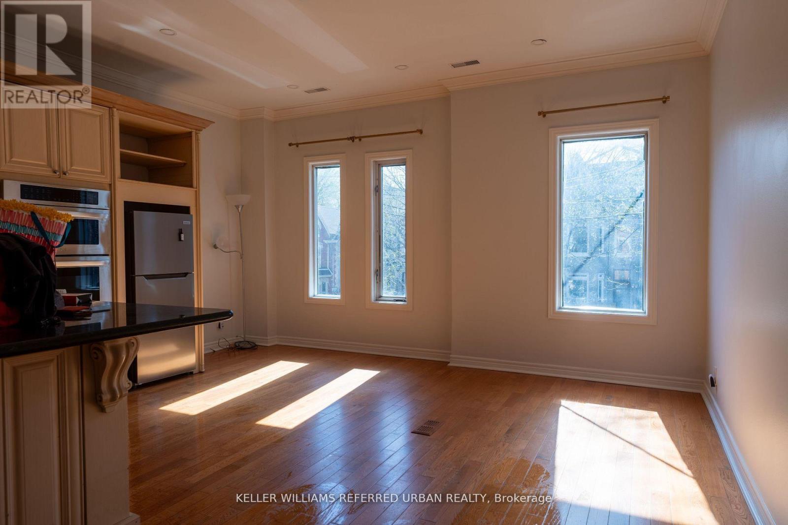 Upper - 177 Strachan Avenue, Toronto, Ontario  M6J 2T1 - Photo 2 - C12662648