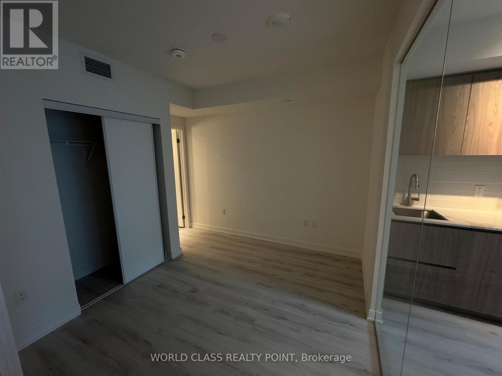 313 - 120 Broadway Avenue, Toronto (Mount Pleasant West), Ontario  M4P 0E9 - Photo 5 - C12662710