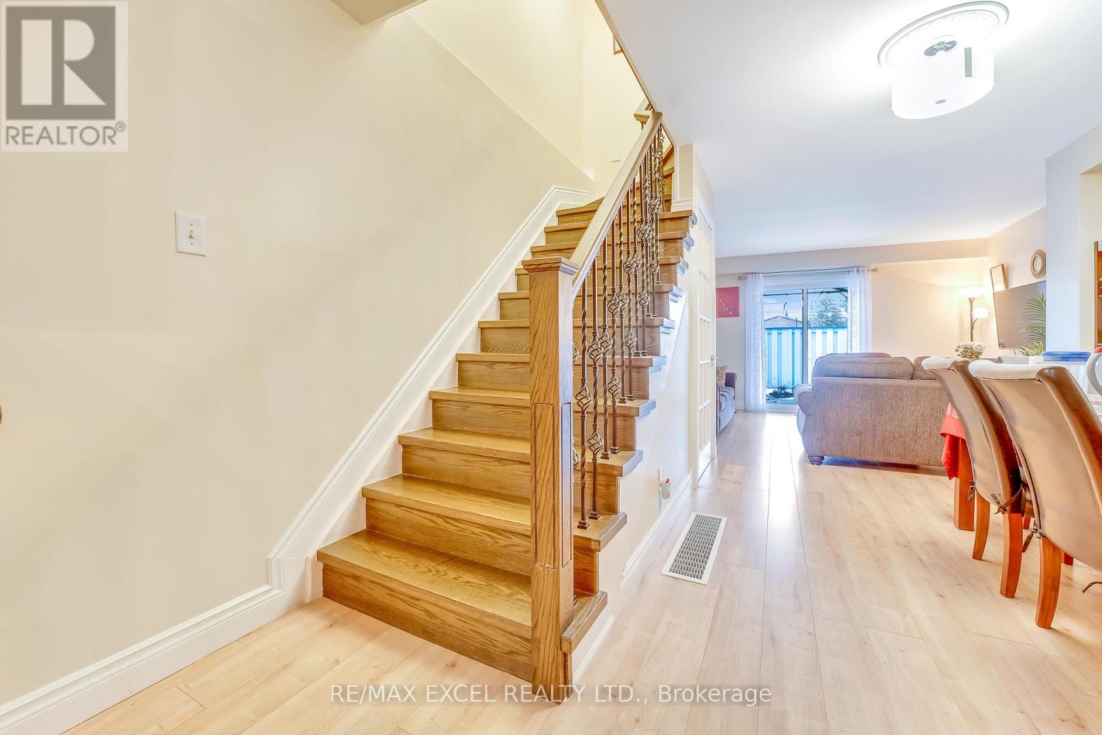 47 Jacob Fisher Drive, Toronto, Ontario  M1B 4K4 - Photo 9 - E12662642