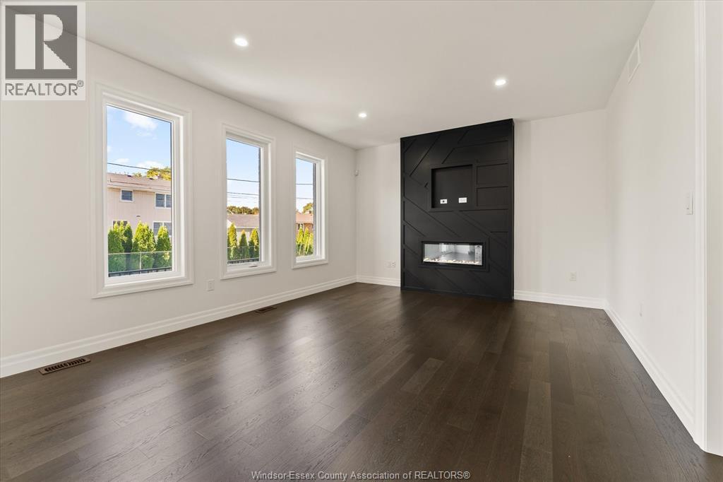 2469 Partington Avenue, Windsor, Ontario  N9E 0A9 - Photo 10 - 26000168