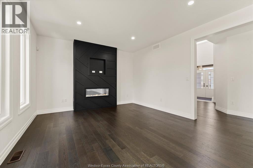2469 Partington Avenue, Windsor, Ontario  N9E 0A9 - Photo 11 - 26000168