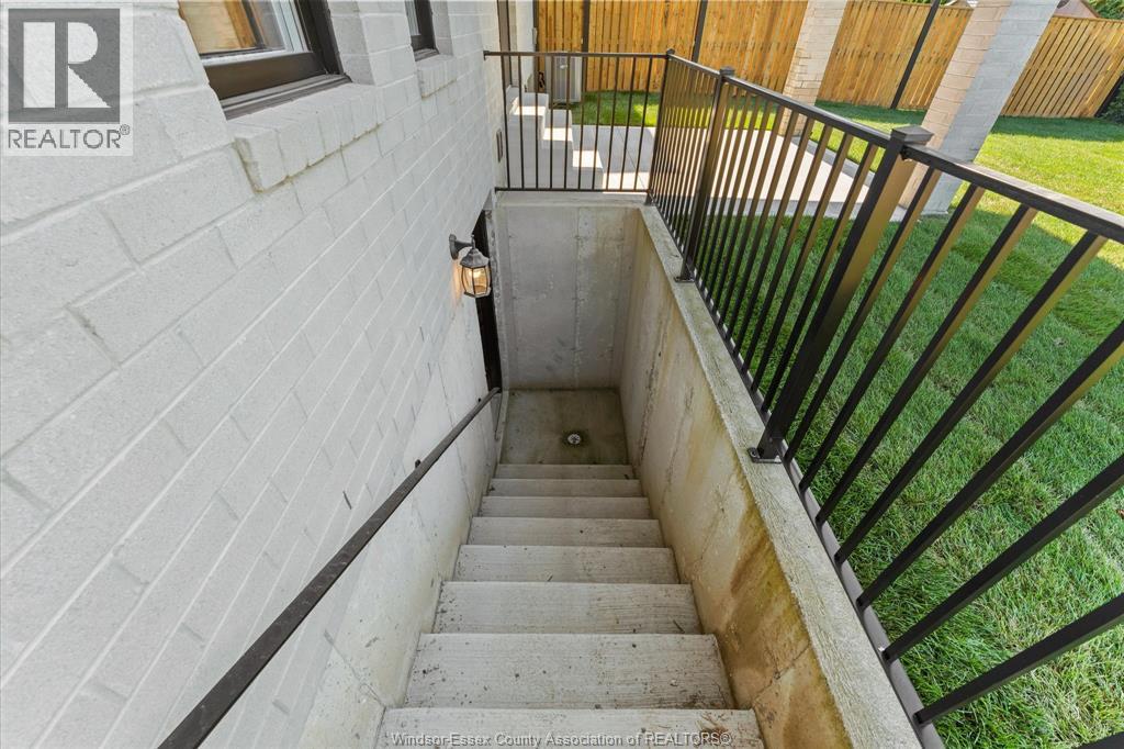 2469 Partington Avenue, Windsor, Ontario  N9E 0A9 - Photo 36 - 26000168