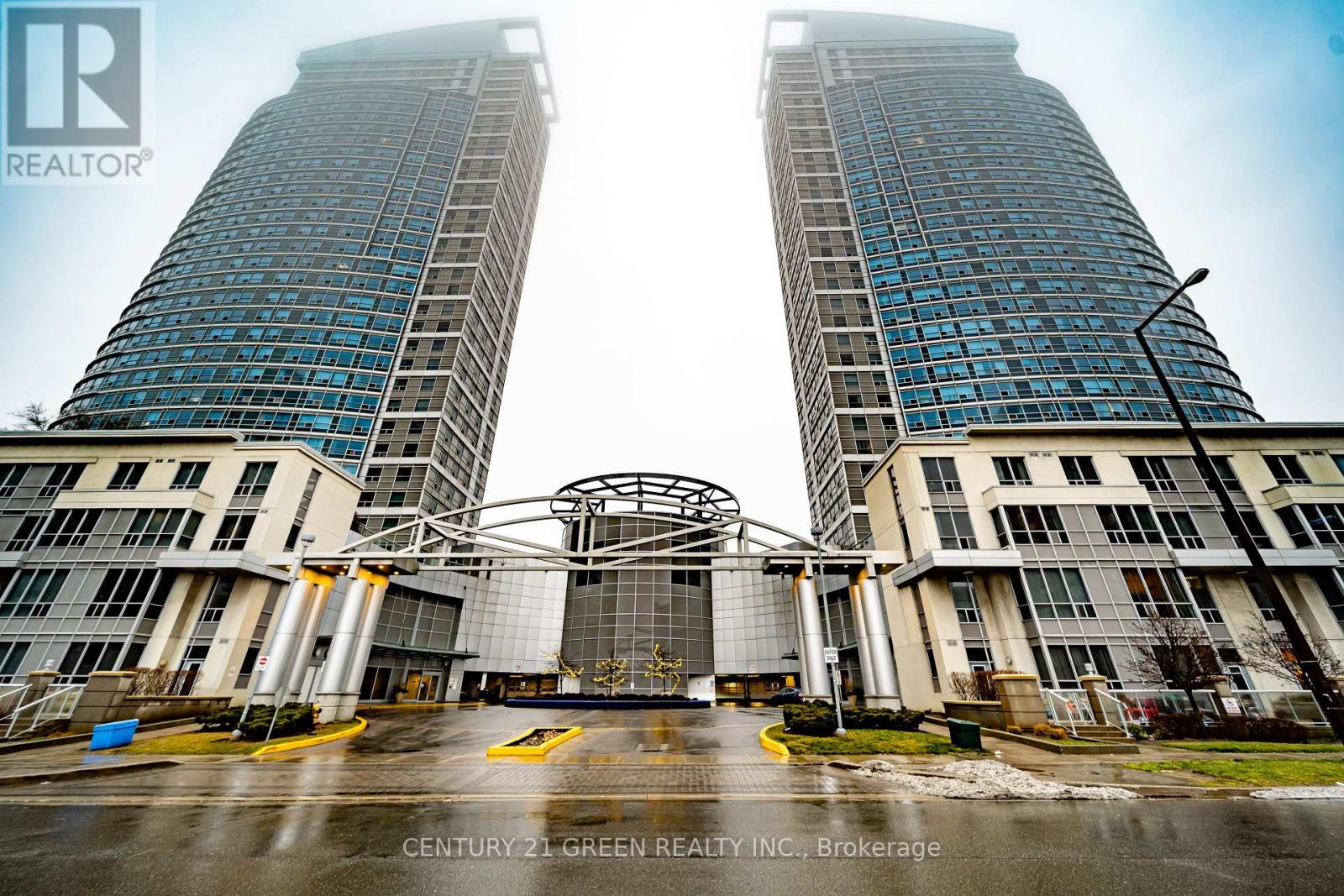 3002 - 36 LEE CENTRE DRIVE, Toronto, Ontario