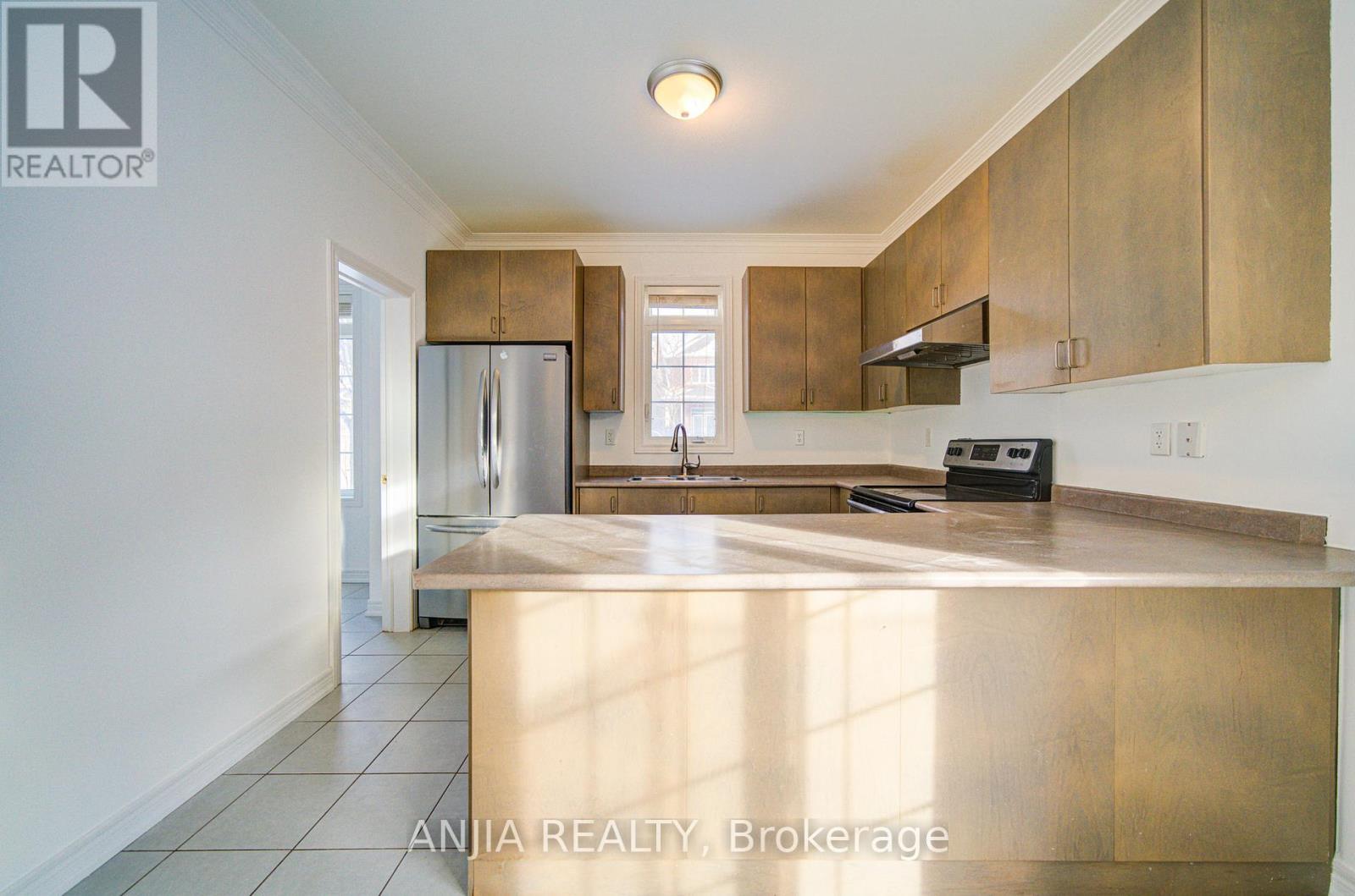 1137 Quick Street, Newmarket, Ontario  L3X 0A6 - Photo 11 - N12662594