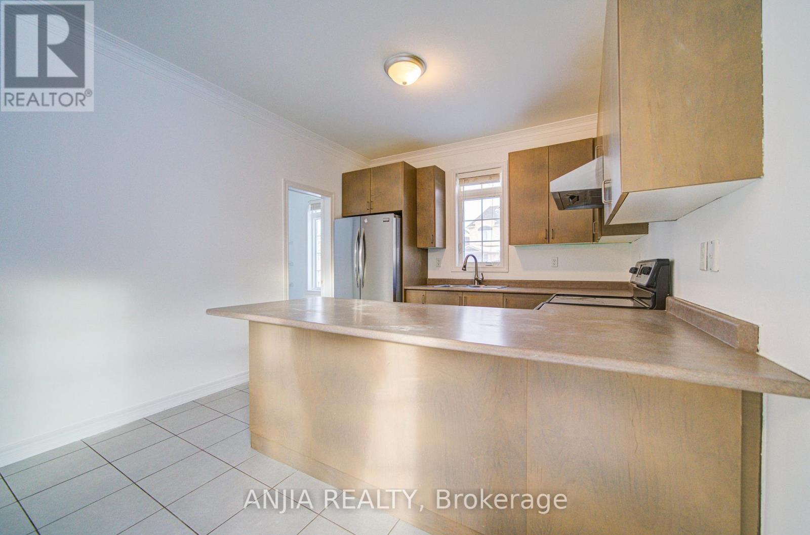 1137 Quick Street, Newmarket, Ontario  L3X 0A6 - Photo 12 - N12662594