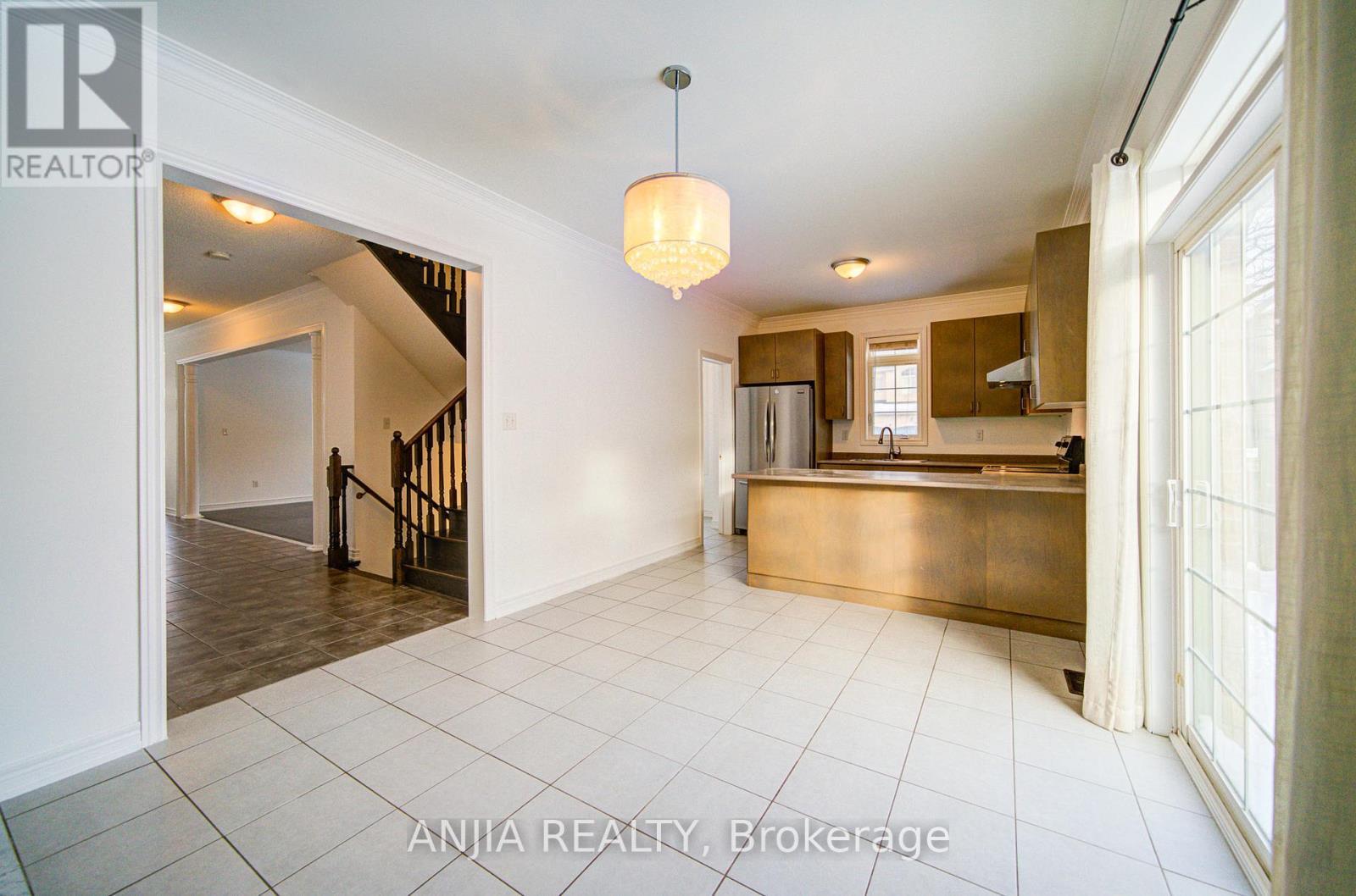 1137 Quick Street, Newmarket, Ontario  L3X 0A6 - Photo 16 - N12662594