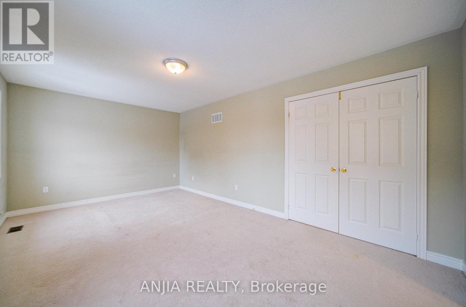 1137 Quick Street, Newmarket, Ontario  L3X 0A6 - Photo 21 - N12662594