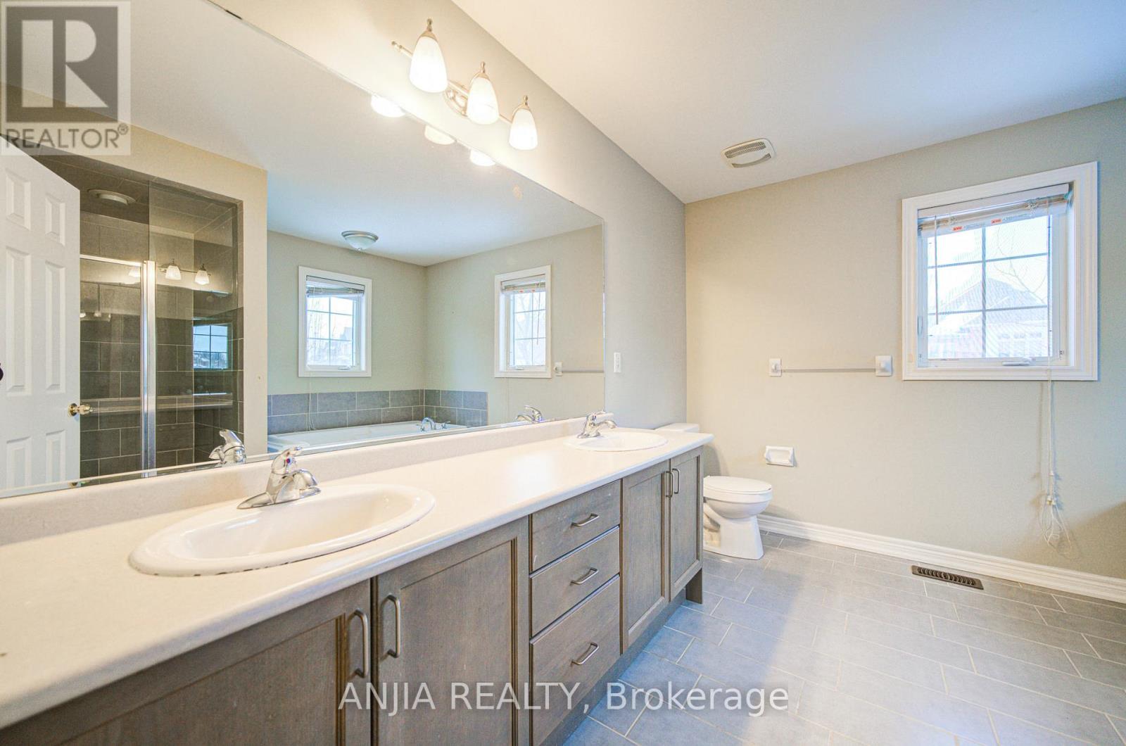 1137 Quick Street, Newmarket, Ontario  L3X 0A6 - Photo 25 - N12662594