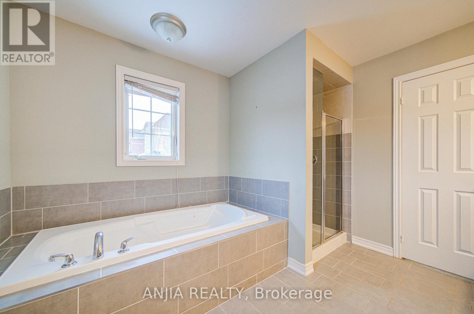 1137 Quick Street, Newmarket, Ontario  L3X 0A6 - Photo 26 - N12662594