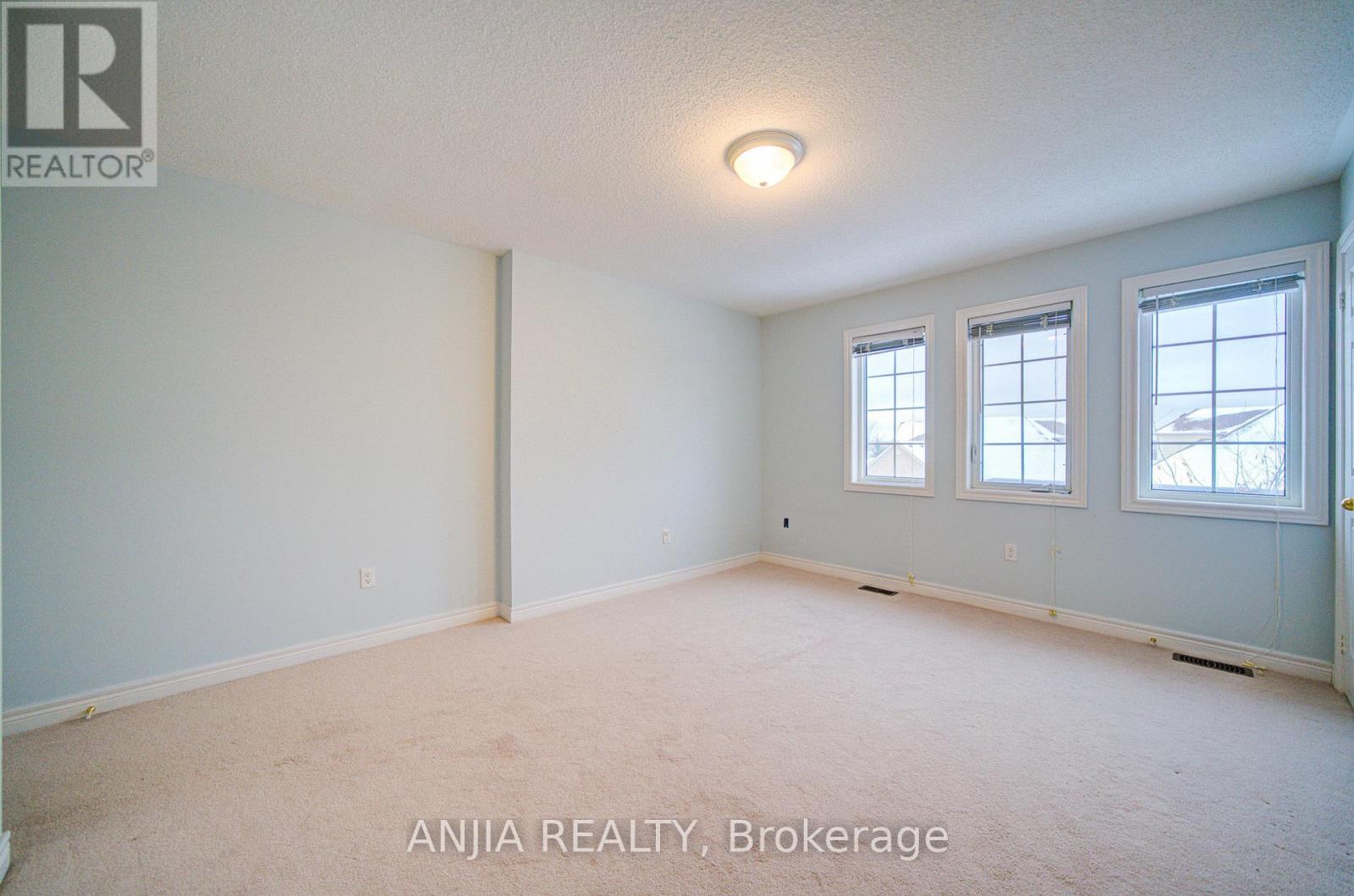 1137 Quick Street, Newmarket, Ontario  L3X 0A6 - Photo 32 - N12662594