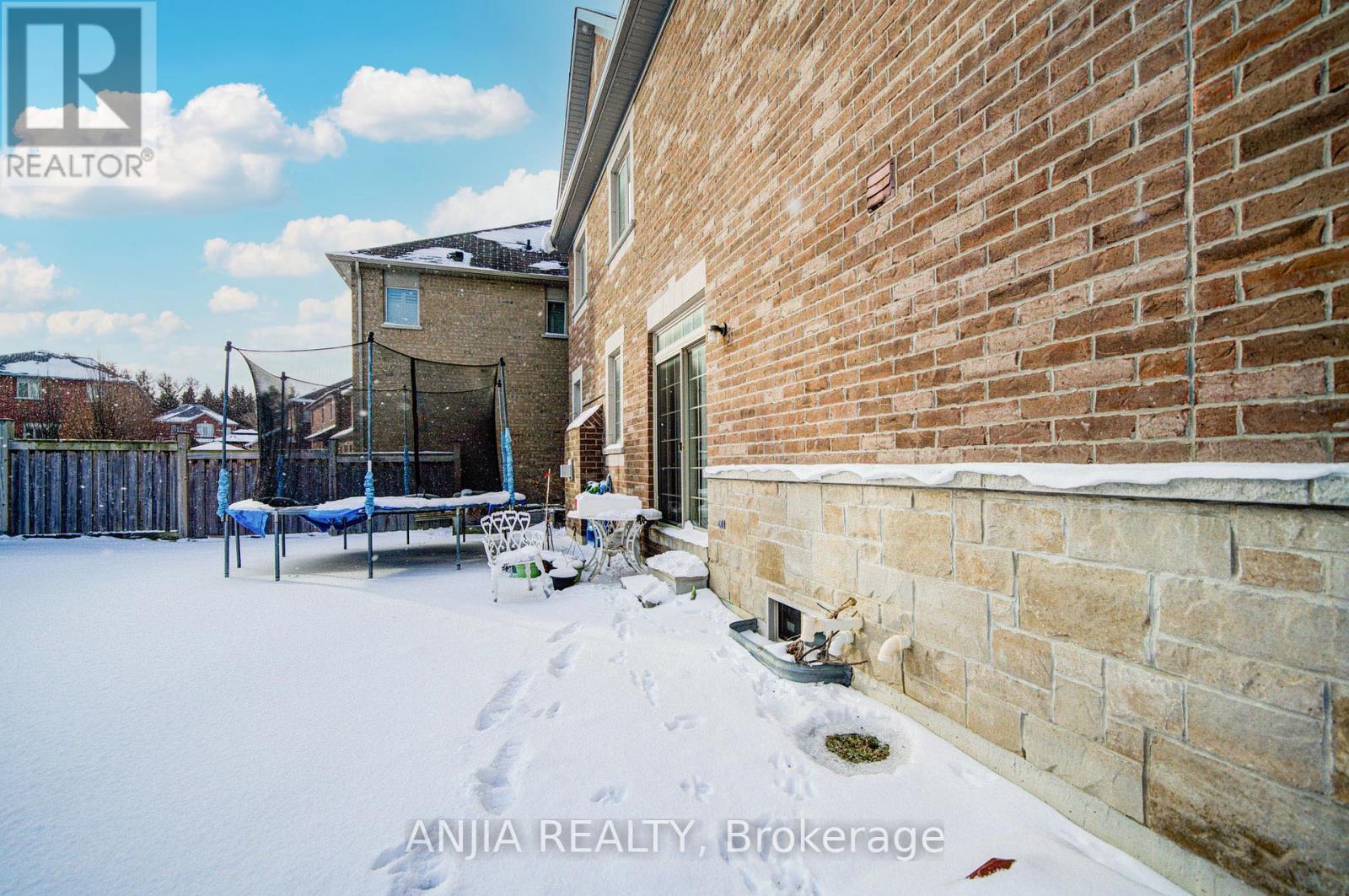 1137 Quick Street, Newmarket, Ontario  L3X 0A6 - Photo 43 - N12662594
