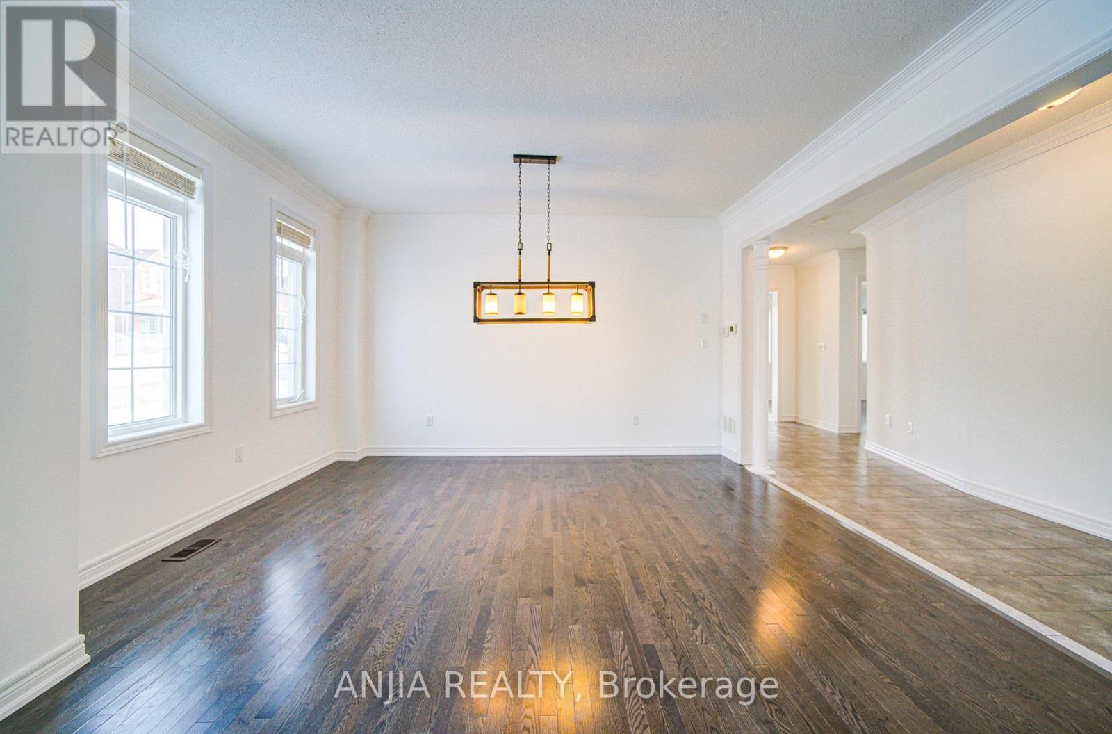 1137 Quick Street, Newmarket, Ontario  L3X 0A6 - Photo 7 - N12662594