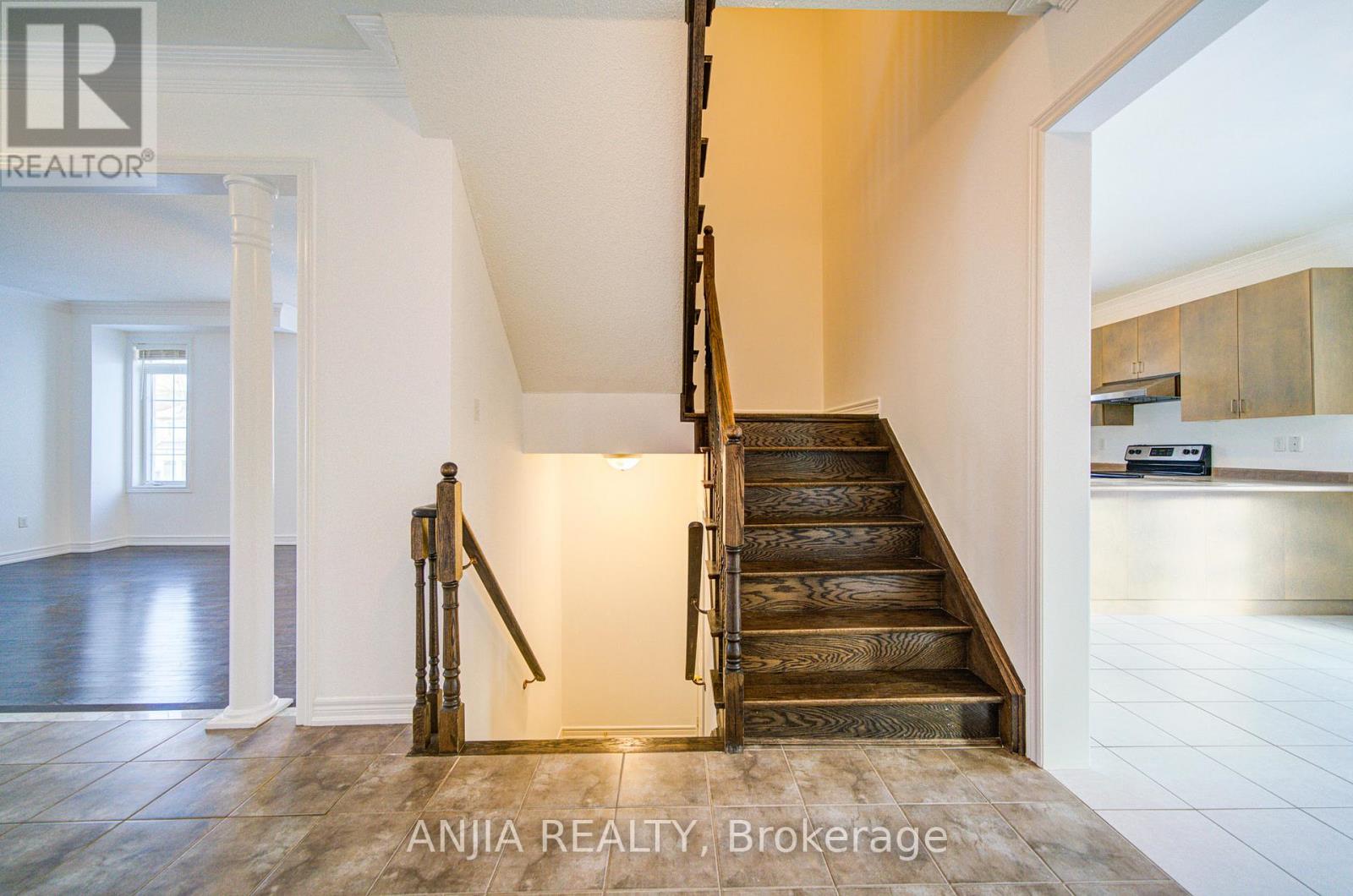 1137 Quick Street, Newmarket, Ontario  L3X 0A6 - Photo 9 - N12662594