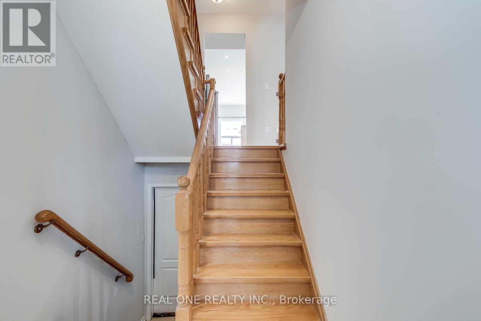 Upper - 24 Coast Avenue, Vaughan, Ontario  L6A 3Y1 - Photo 6 - N12455995