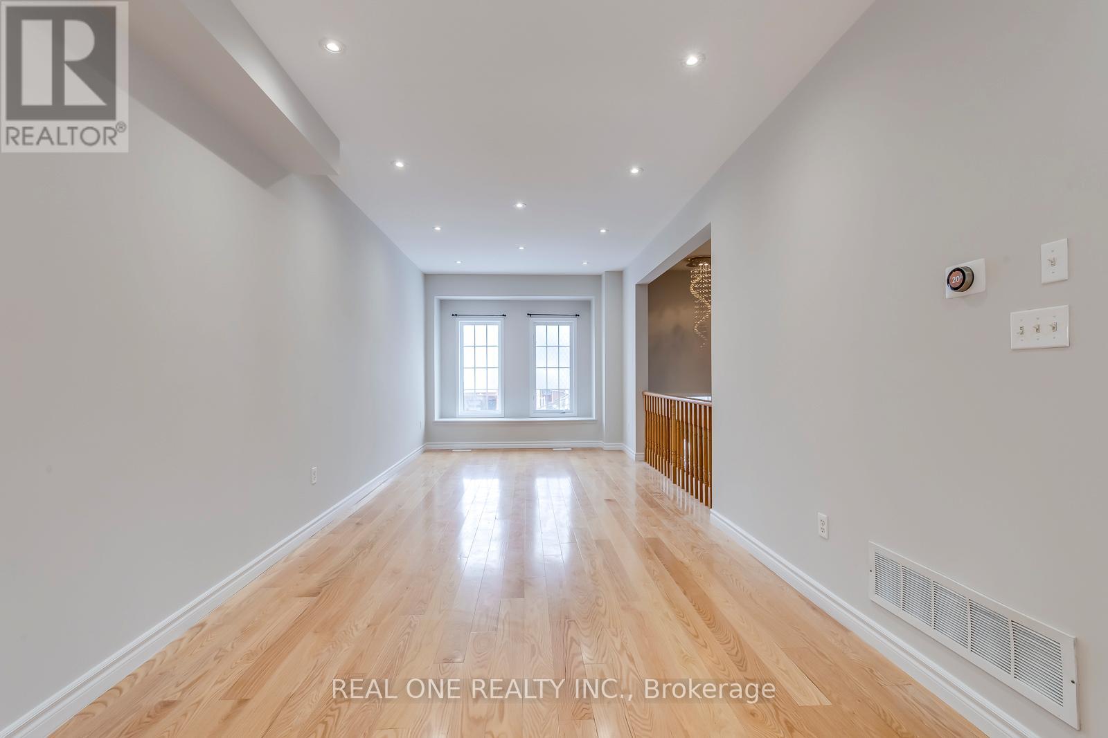 Upper - 24 Coast Avenue, Vaughan, Ontario  L6A 3Y1 - Photo 8 - N12455995