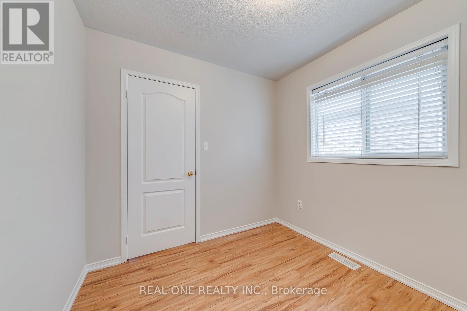 Upper - 24 Coast Avenue, Vaughan, Ontario  L6A 3Y1 - Photo 36 - N12455995