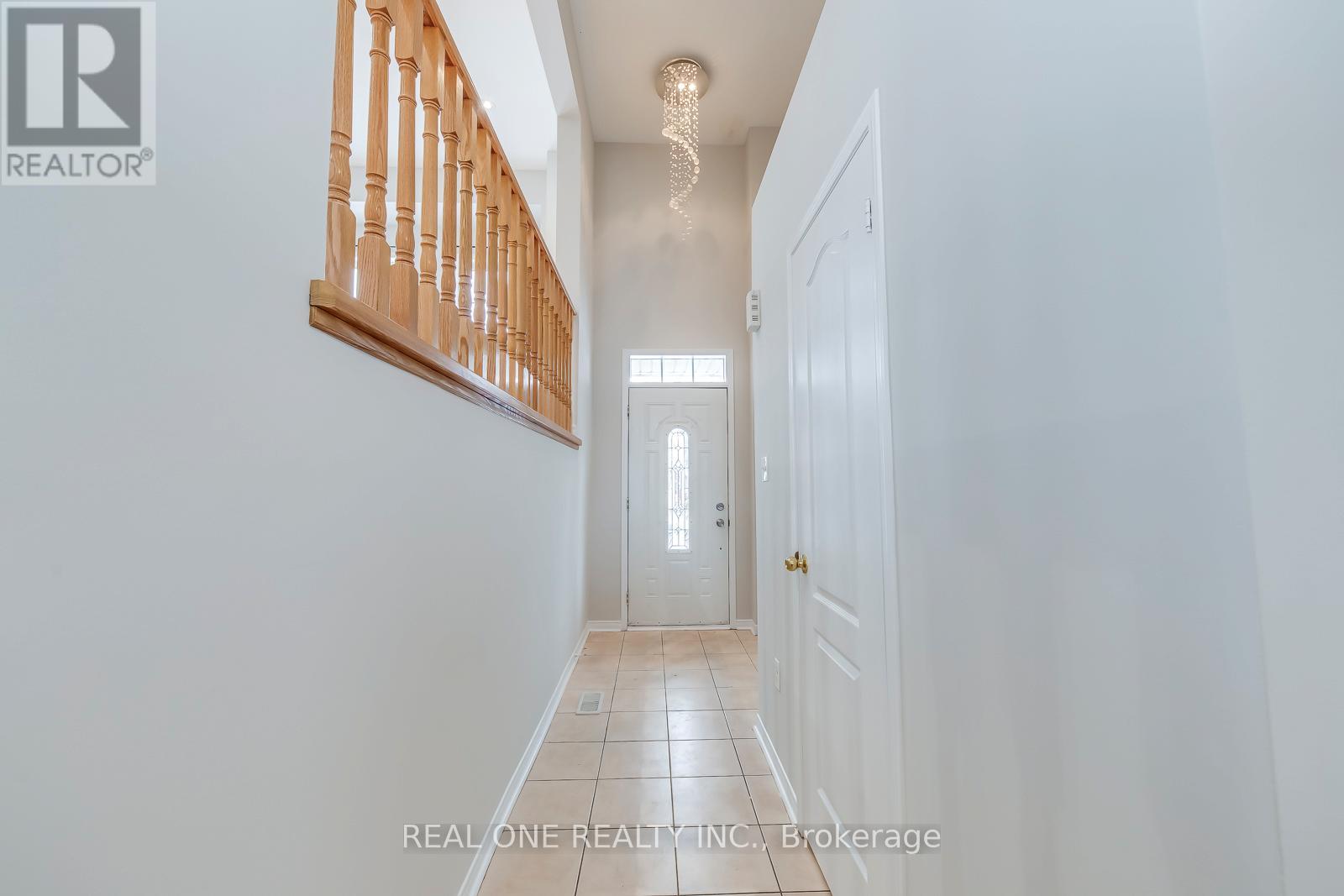 Upper - 24 Coast Avenue, Vaughan, Ontario  L6A 3Y1 - Photo 5 - N12455995