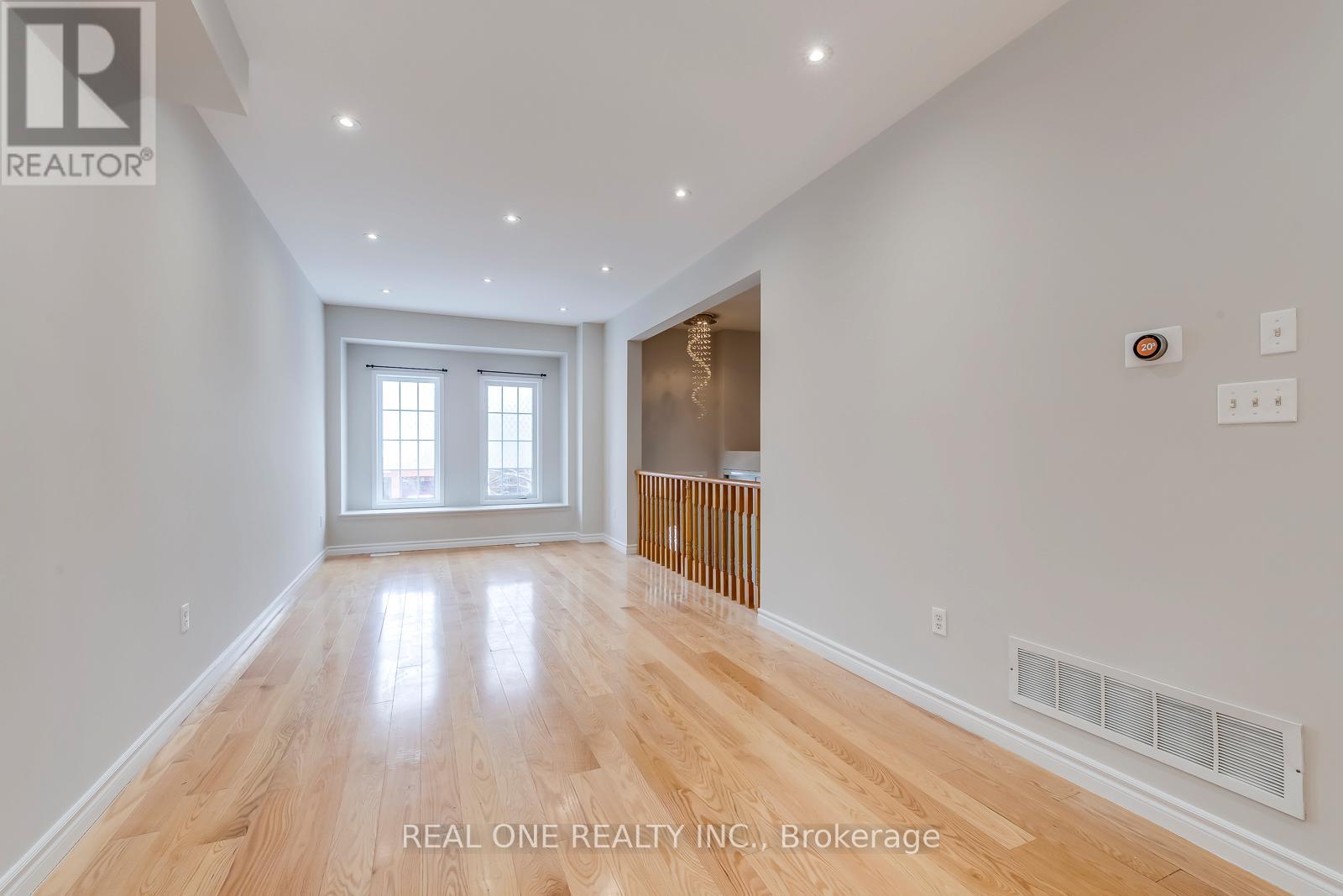 Upper - 24 Coast Avenue, Vaughan, Ontario  L6A 3Y1 - Photo 7 - N12455995