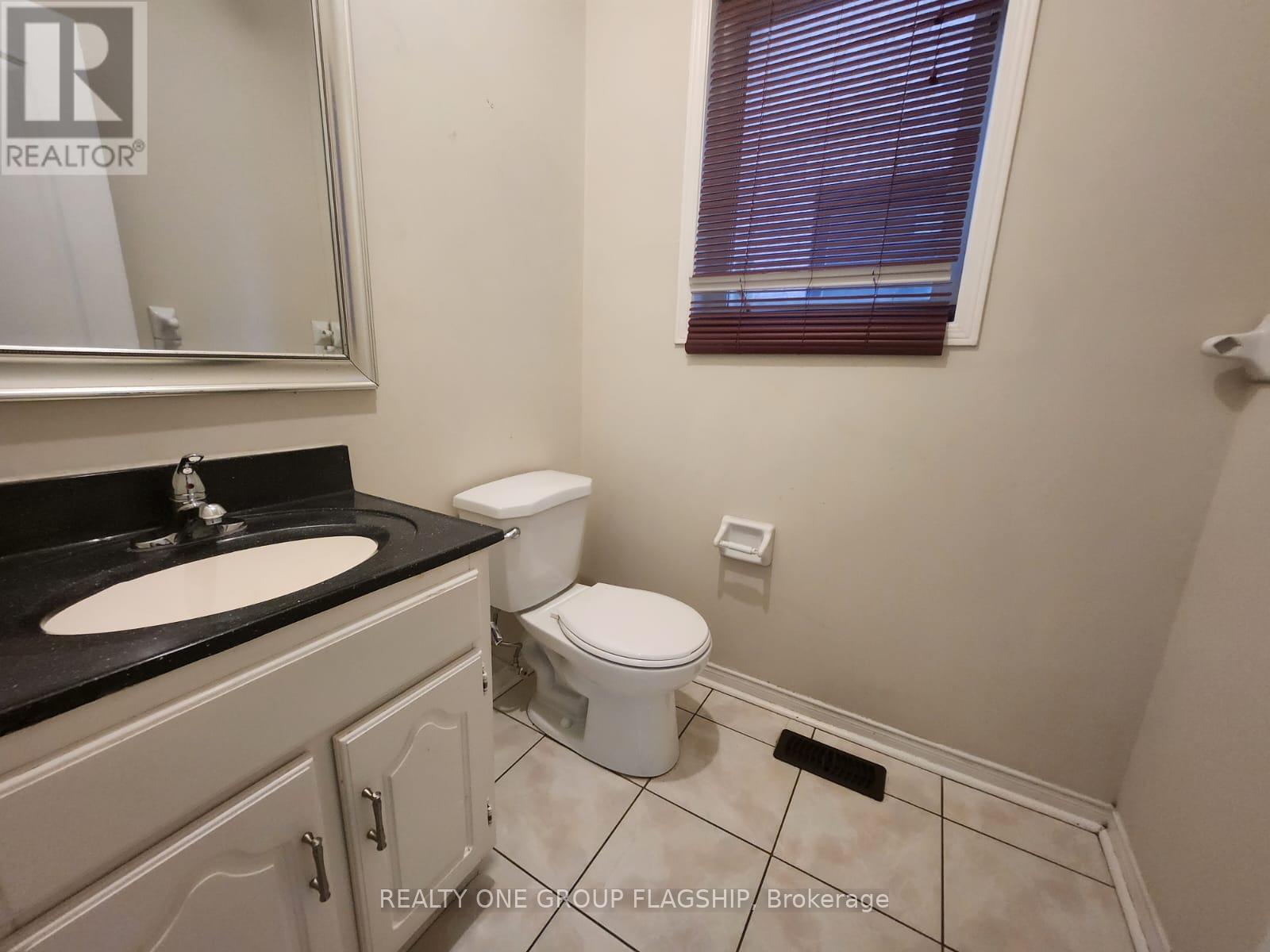 3 Cedarvalley Boulevard, Brampton, Ontario  L7A 1N7 - Photo 10 - W12578560