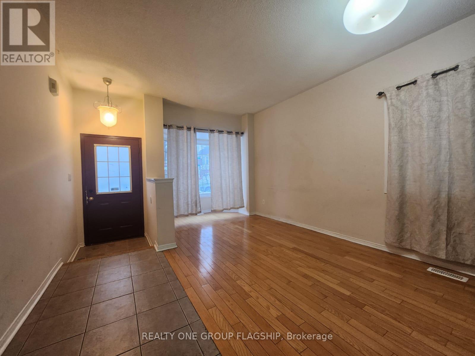 3 Cedarvalley Boulevard, Brampton, Ontario  L7A 1N7 - Photo 2 - W12578560