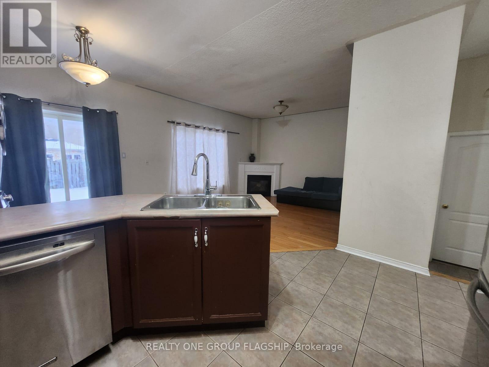 3 Cedarvalley Boulevard, Brampton, Ontario  L7A 1N7 - Photo 6 - W12578560