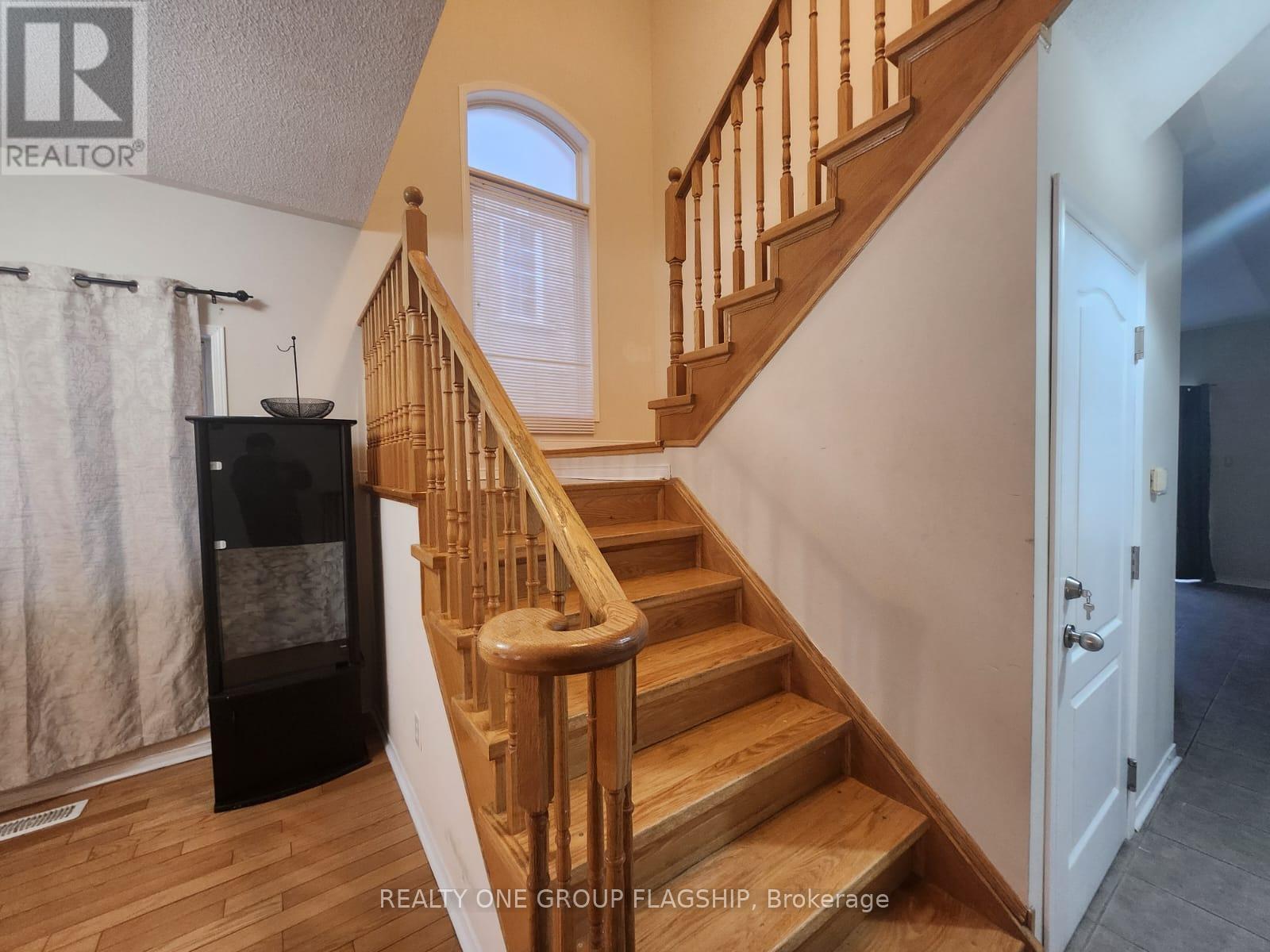 3 Cedarvalley Boulevard, Brampton, Ontario  L7A 1N7 - Photo 4 - W12578560