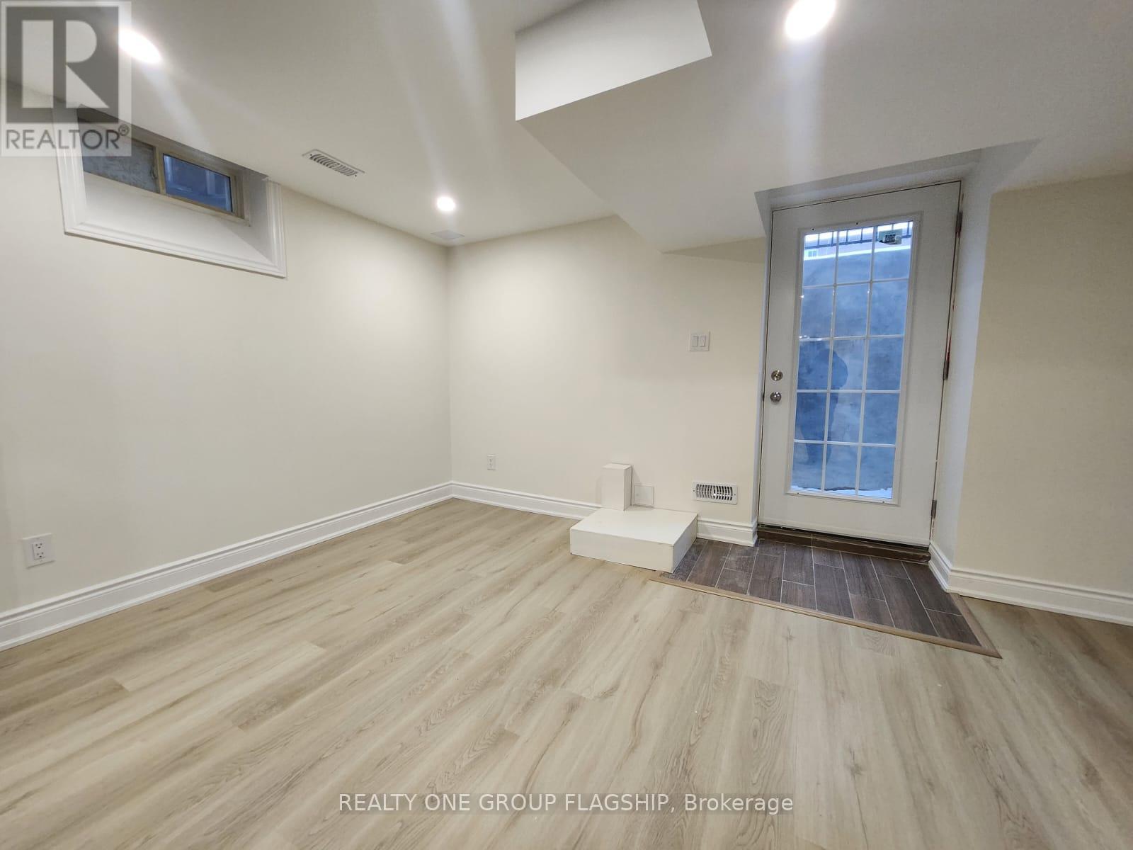 3 Cedarvalley Boulevard, Brampton, Ontario  L7A 1N7 - Photo 2 - W12578564