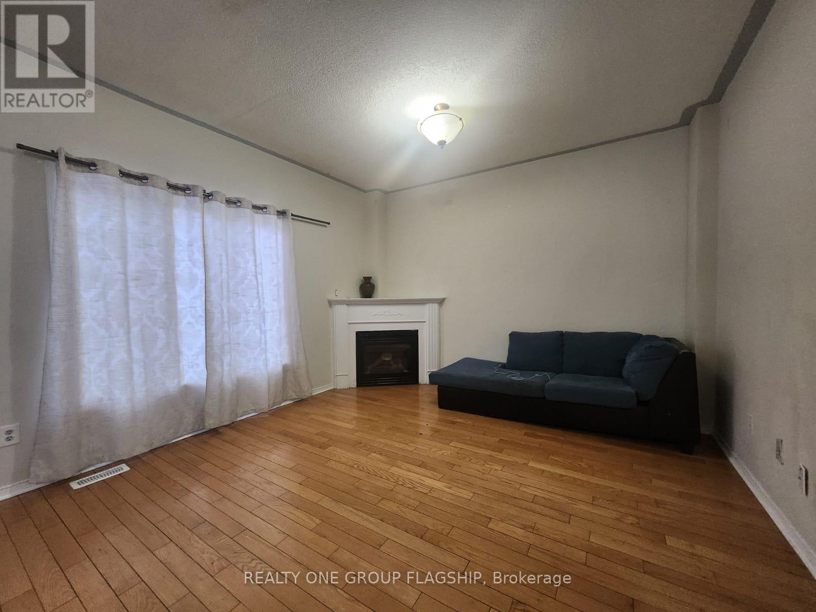 3 Cedarvalley Boulevard, Brampton, Ontario  L7A 1N7 - Photo 5 - W12578560