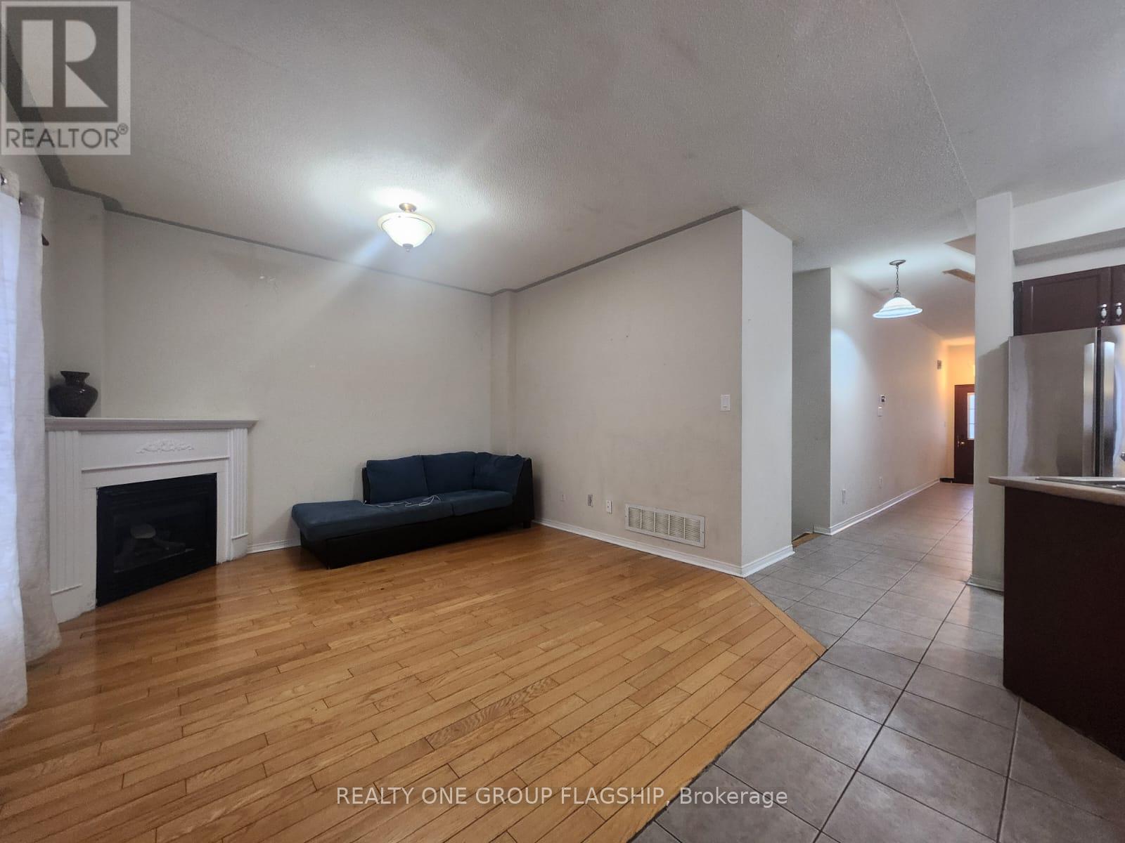 3 Cedarvalley Boulevard, Brampton, Ontario  L7A 1N7 - Photo 9 - W12578560