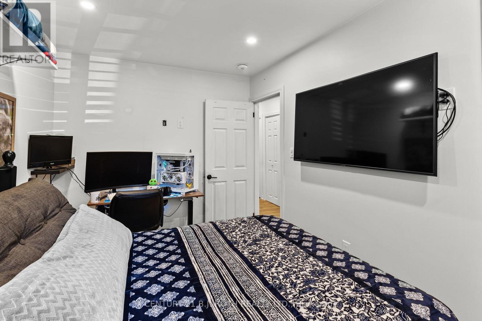 1551 Gill Road, Springwater, Ontario  L0L 1X0 - Photo 16 - S12662692