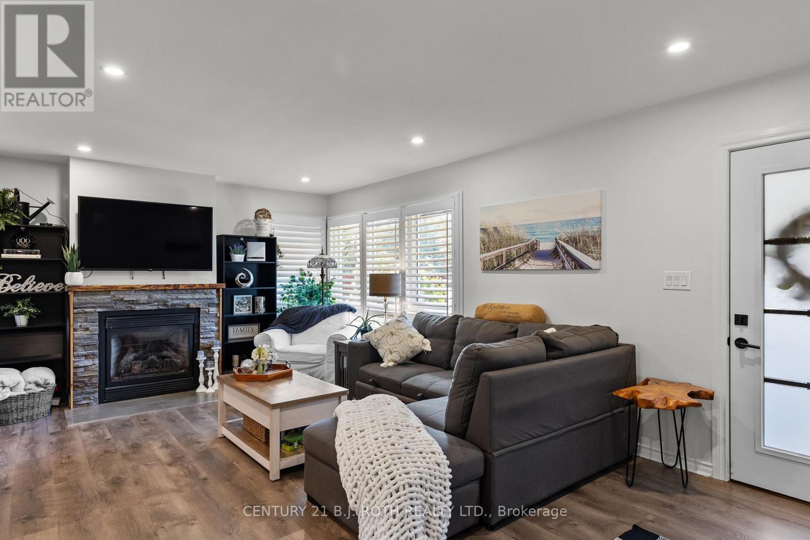 1551 Gill Road, Springwater, Ontario  L0L 1X0 - Photo 6 - S12662692