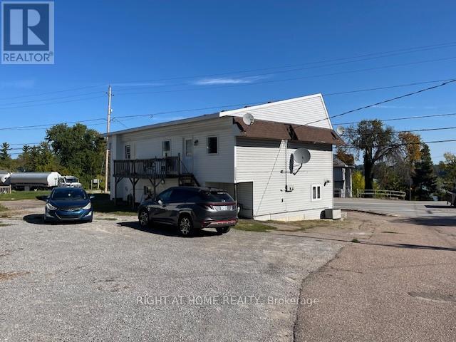 45 Pembroke Street, Whitewater Region, Ontario  K0J 1K0 - Photo 5 - X12405854