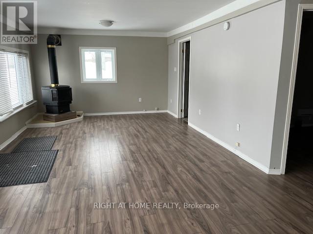 45 Pembroke Street, Whitewater Region, Ontario  K0J 1K0 - Photo 19 - X12405854