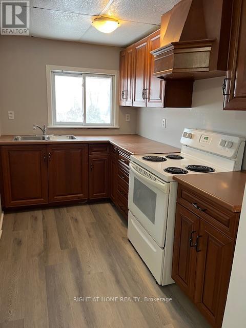 45 Pembroke Street, Whitewater Region, Ontario  K0J 1K0 - Photo 7 - X12405854