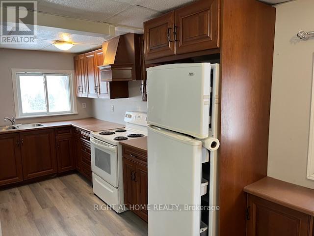 45 Pembroke Street, Whitewater Region, Ontario  K0J 1K0 - Photo 8 - X12405854