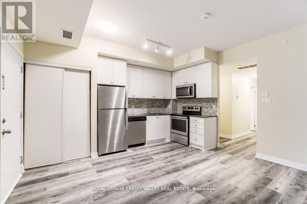 09 - 670 Atwater Avenue, Mississauga, Ontario  L5G 4K7 - Photo 3 - W12662590