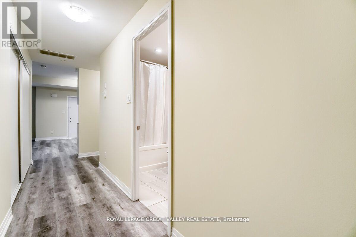 09 - 670 Atwater Avenue, Mississauga, Ontario  L5G 4K7 - Photo 7 - W12662590